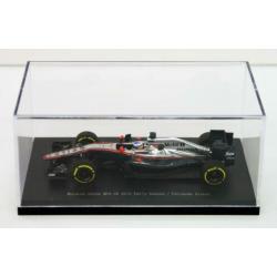 McLaren Honda MP4-30 2015 van Ebbro 1/43 racewagen formule