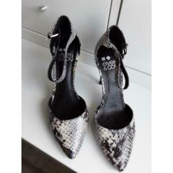 even & odd, python heels