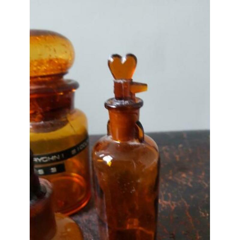 4 Vintage, apothekers tester flesjes (17 – 10 – 12 cm)