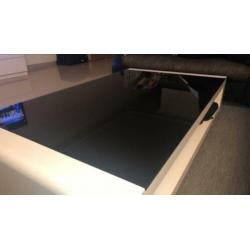 Salontafel Hoogglans wit met zwarte glas 140X80X32