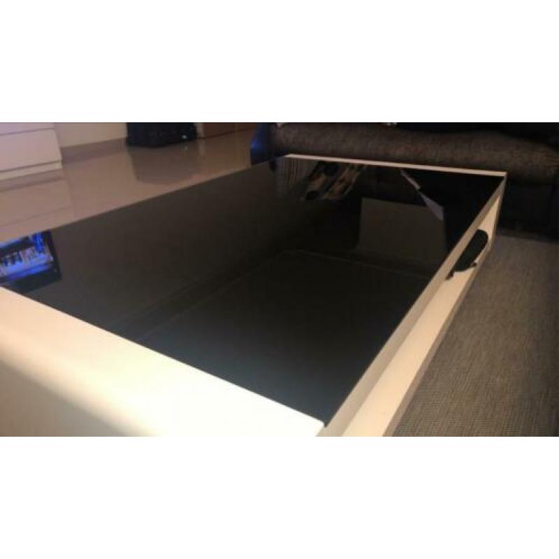 Salontafel Hoogglans wit met zwarte glas 140X80X32
