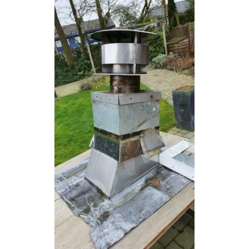 Dakdoorvoer met loodslab rookkanaal 180mm incl. trekkap RVS