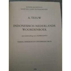 Indonesisch-Nederlands woordenboek.A.Teeuw.
