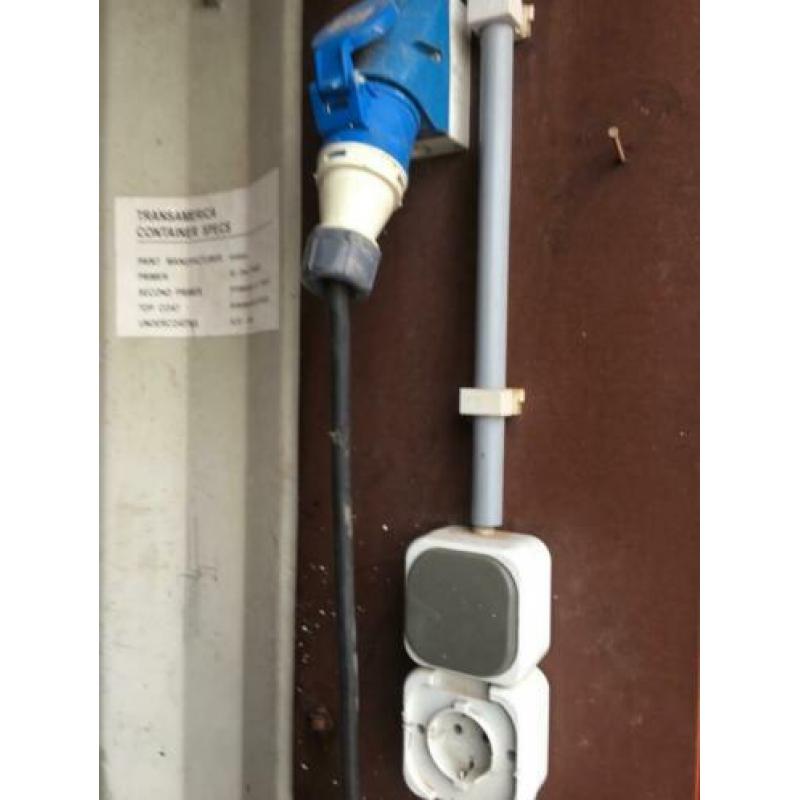 1x Zeecontainer 4 meter / 1x 6 meter