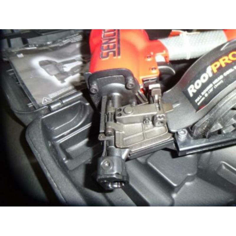 Senco RoofPro 455XP nagelpistool coilnailer nagelschieter