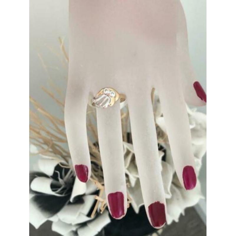 Nieuwe 14 karaat gouden ring