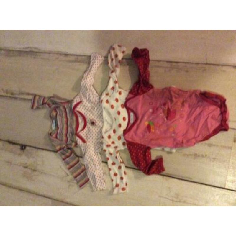 Meisjes rompers tot maat 68 en maillot en sokjes