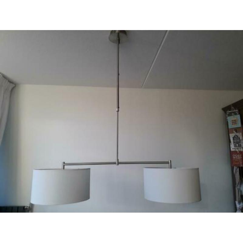 Dimbare schemerlamp tafellamp met 2 witte kappen 25 euro