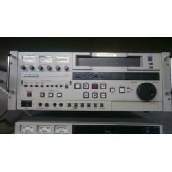 Studio sVHS videorecorders met mengpaneel