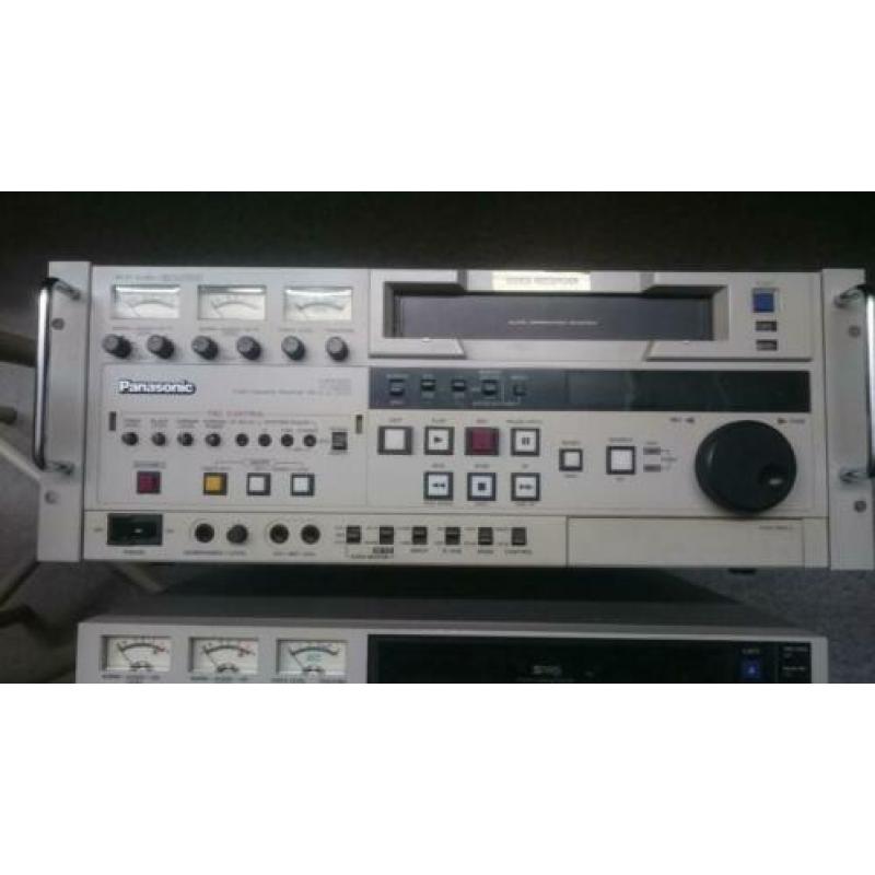 Studio sVHS videorecorders met mengpaneel