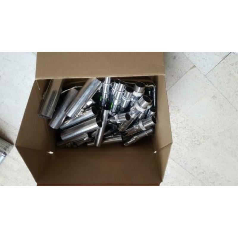 25 reel houders en doos hengel bussen