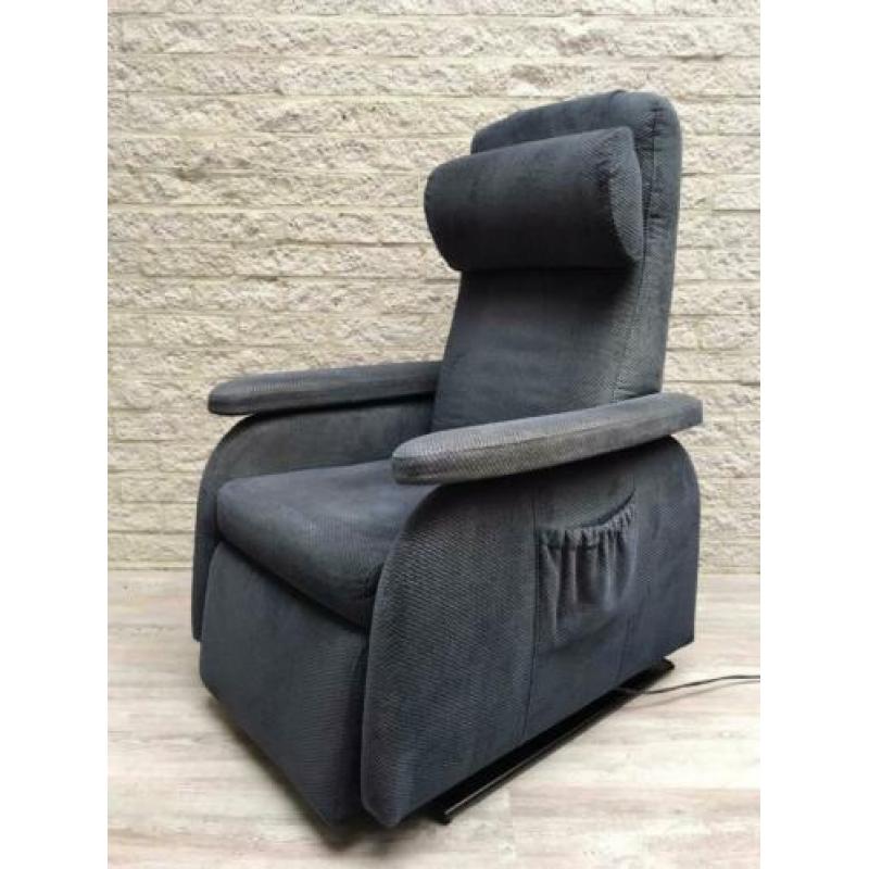 Doge sta op stoel relax fauteuil elektrische staopstoel.