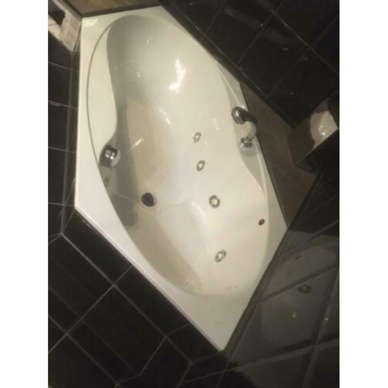 Villeroy & Boch whirlpool,hoekbubbelbad, teab.