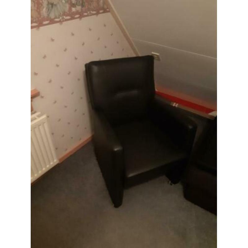 Zwart fauteuil zeer netjes en in goede staat