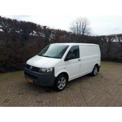 Mooie Volkswagen Transporter 2.0 TDI L1H1 bedrijfsbus