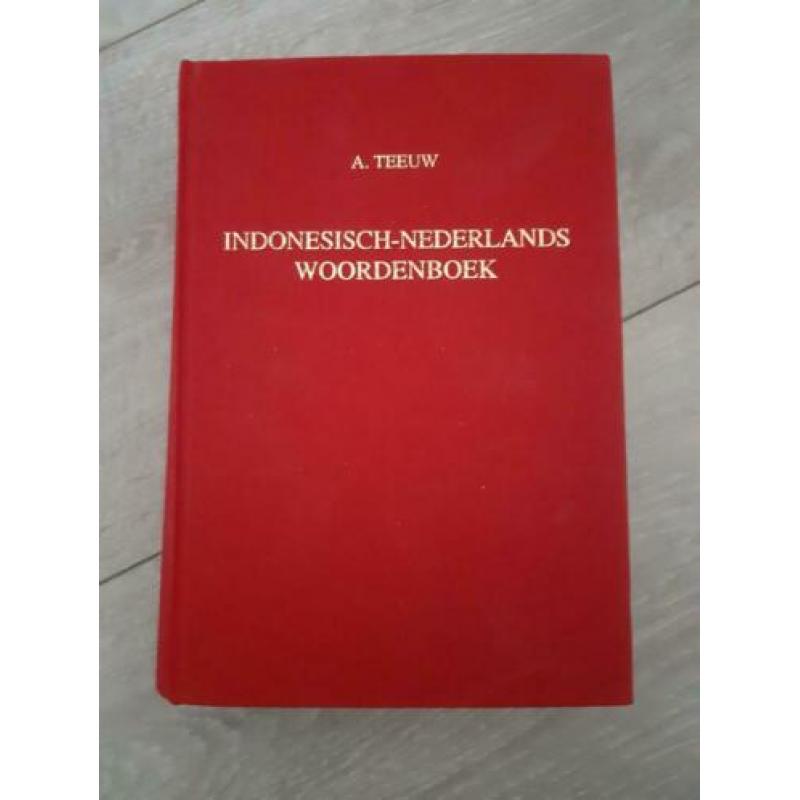 Indonesisch-Nederlands woordenboek.A.Teeuw.