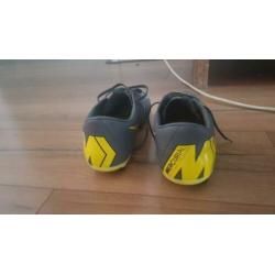 Nike Vapor 12 Academy MG maat 45
