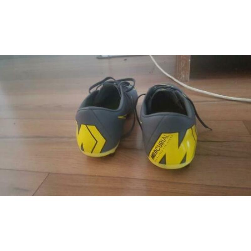 Nike Vapor 12 Academy MG maat 45