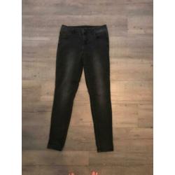 hippe Vila-sjeans, mt 31 (L), zwart, prima staat, maar 7,50!