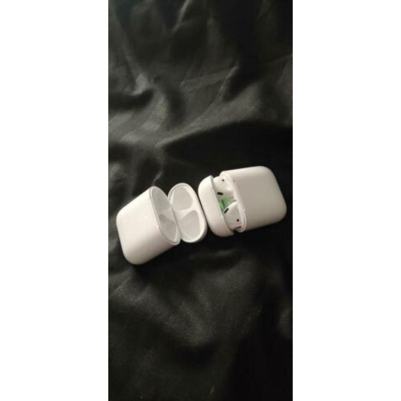 Orginele Airpodcase en Orginele Airpods+case