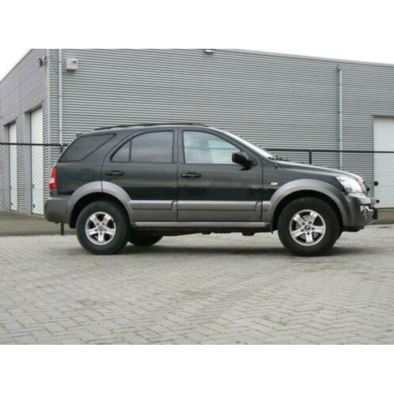 Zeer mooie KIA SORENTO 2.4 X-TREME weinig kilometers