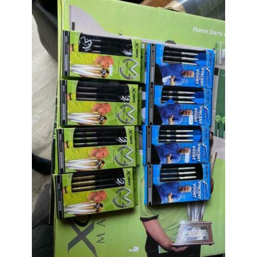 Diverse dart sets Micheal van Gerwen en Vicent van de Voort