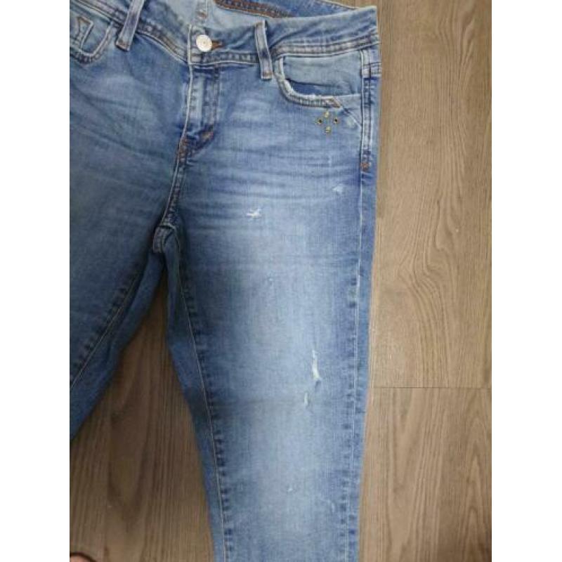 Zara jeans maat 28