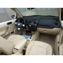 Volkswagen New Beetle CONVERTIBLE 2.5i Highline APK nieuw To