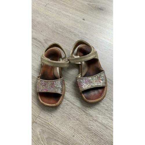 Zecchino d’oro sandaaltjes maat 24