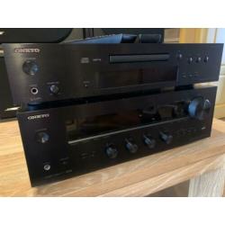 ONKYO Sterio receiver, ONKYO CD Player en BOSE Speakers