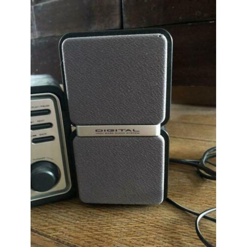 Radio met speakers