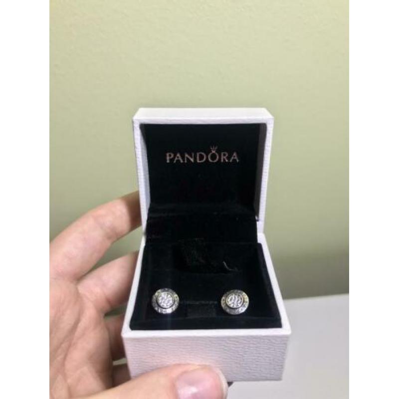 Pandora oorbellen met doosje, nog NIEUW