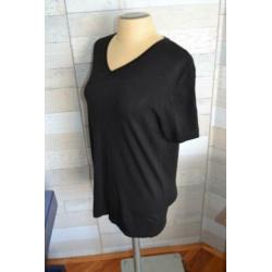zwarte basic heren v hals shirt H&m in maat M - e40
