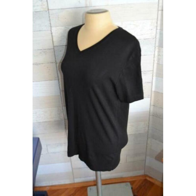 zwarte basic heren v hals shirt H&m in maat M - e40