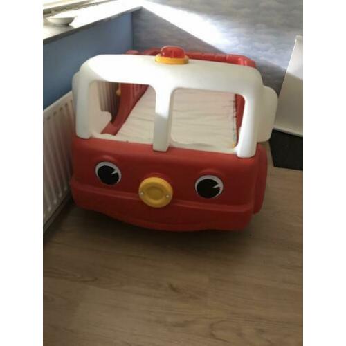 Kinderbed Brandweerauto Step2 inclusief matrasje.