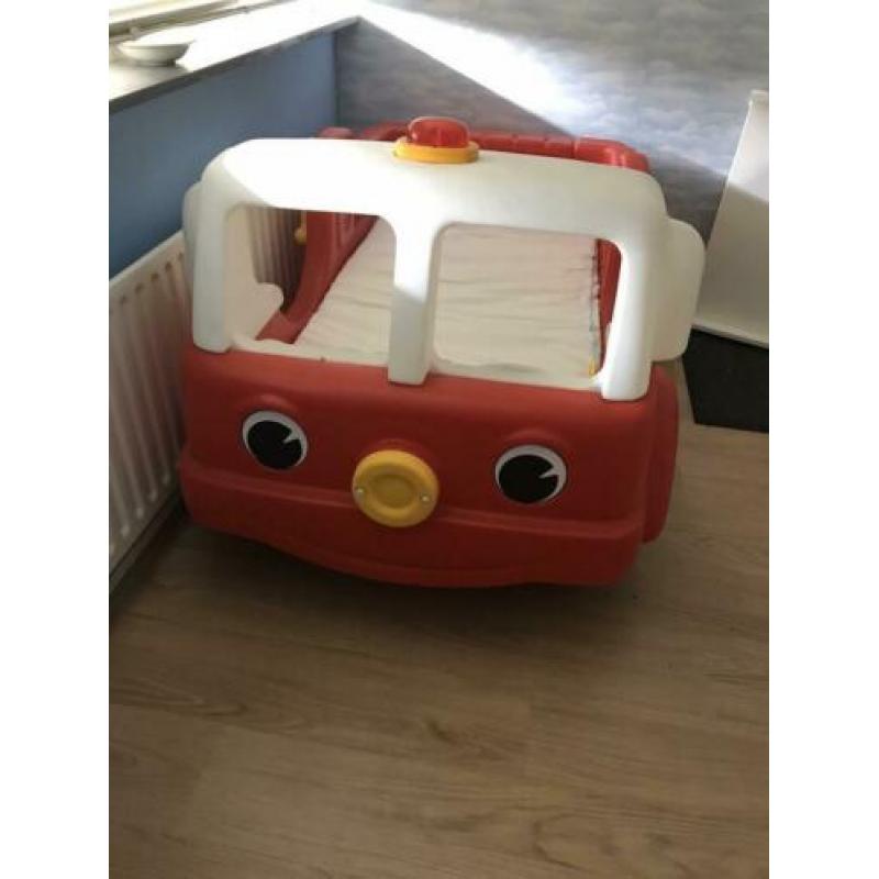 Kinderbed Brandweerauto Step2 inclusief matrasje.