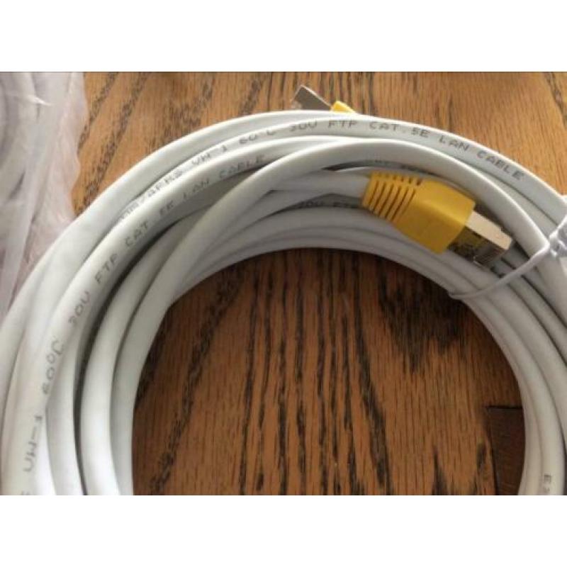 Partij nieuw en gebruikte kabels,tv,netwerk,telefoon,Toshiba