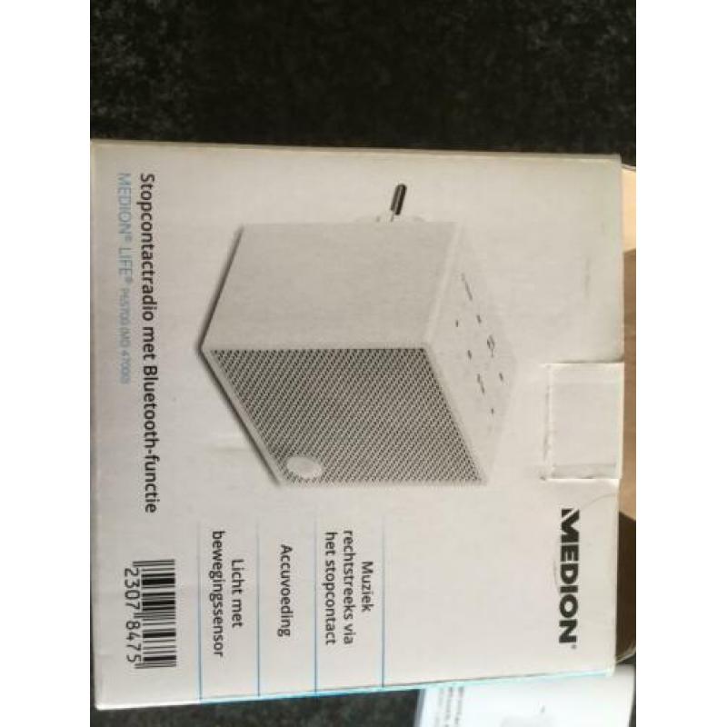 Medion stopcontact radio met bluetooth