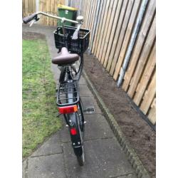 Mooi meisjes fietsen weinig gebruik