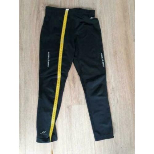 Atletiek broeken ?????????? 2 stuks maat 152