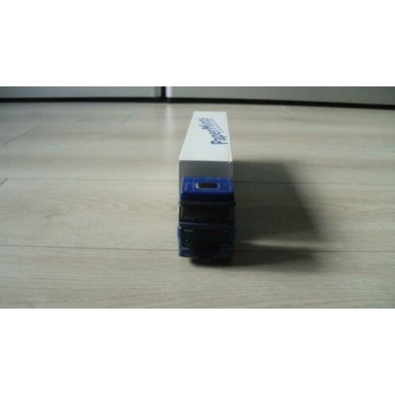 Te koop mooie lion toys daf 95 xf papermints schaal 1:50