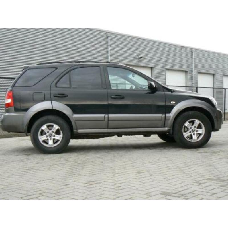 Zeer mooie KIA SORENTO 2.4 X-TREME weinig kilometers