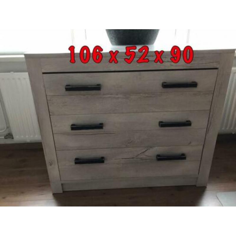 Kinderledikant en commode van Bopita