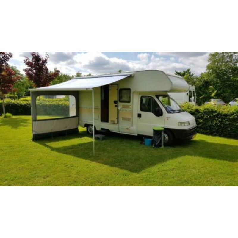 Camper Ci International met stapelbed
