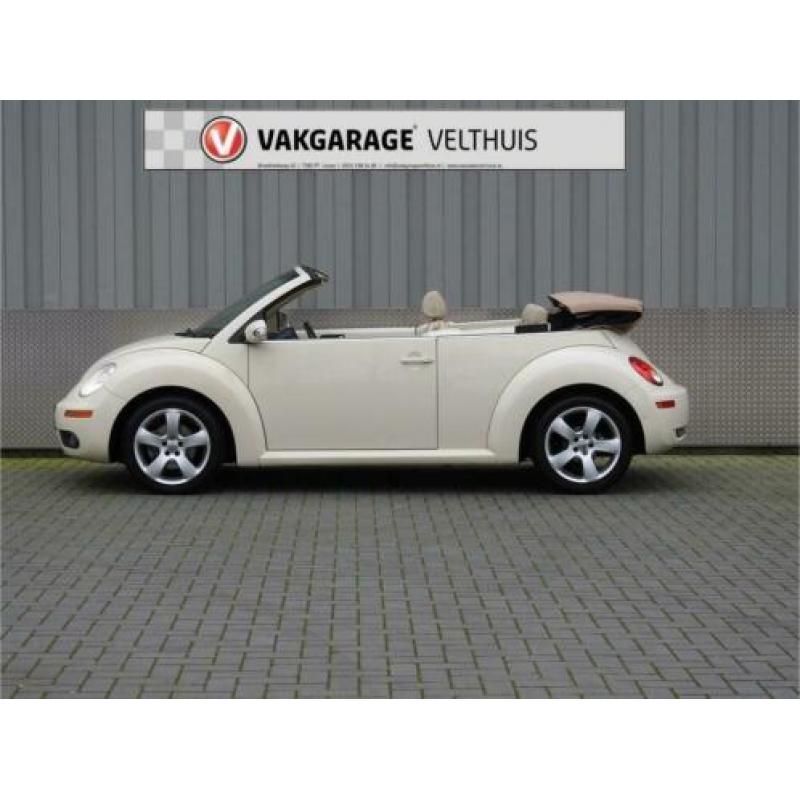 Volkswagen New Beetle CONVERTIBLE 2.5i Highline APK nieuw To