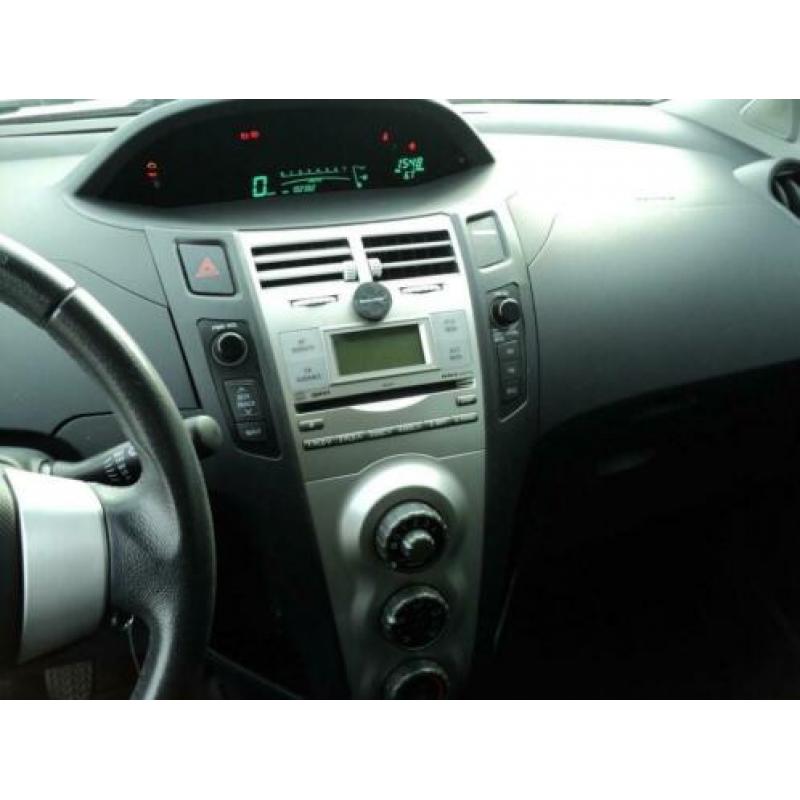 Toyota Yaris 1.3 VVTi Sol 5drs airco 102dkm BJ2008