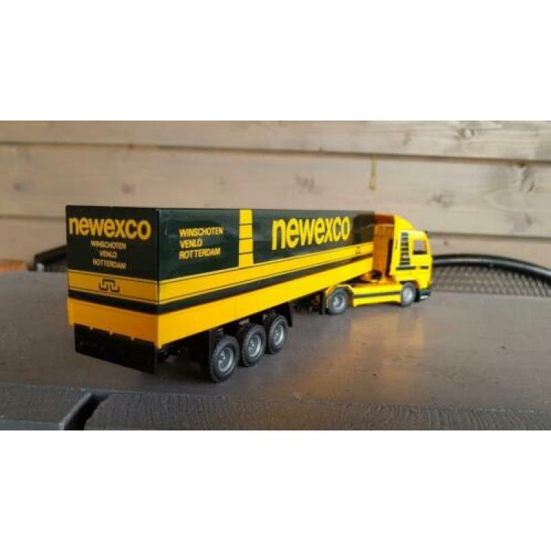 Tekno Scania 113 Streamliner Newexco
