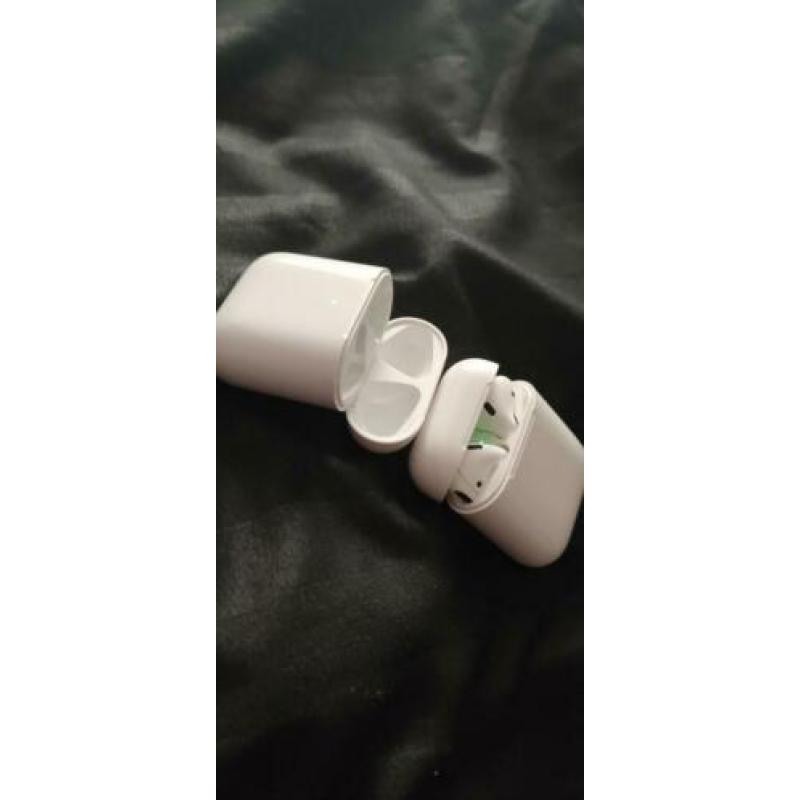 Orginele Airpodcase en Orginele Airpods+case