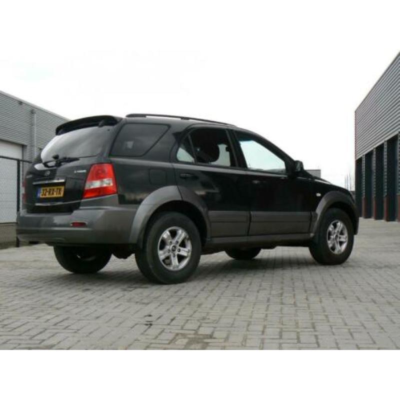 Zeer mooie KIA SORENTO 2.4 X-TREME weinig kilometers