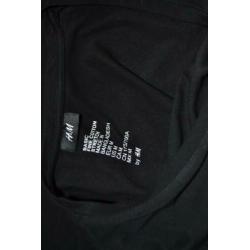zwarte basic heren v hals shirt H&m in maat M - e40